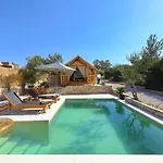 Auras - Glamping Eco ביוגראד נה מורו